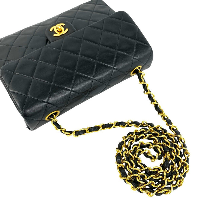 ショルダーバッグ シャネル