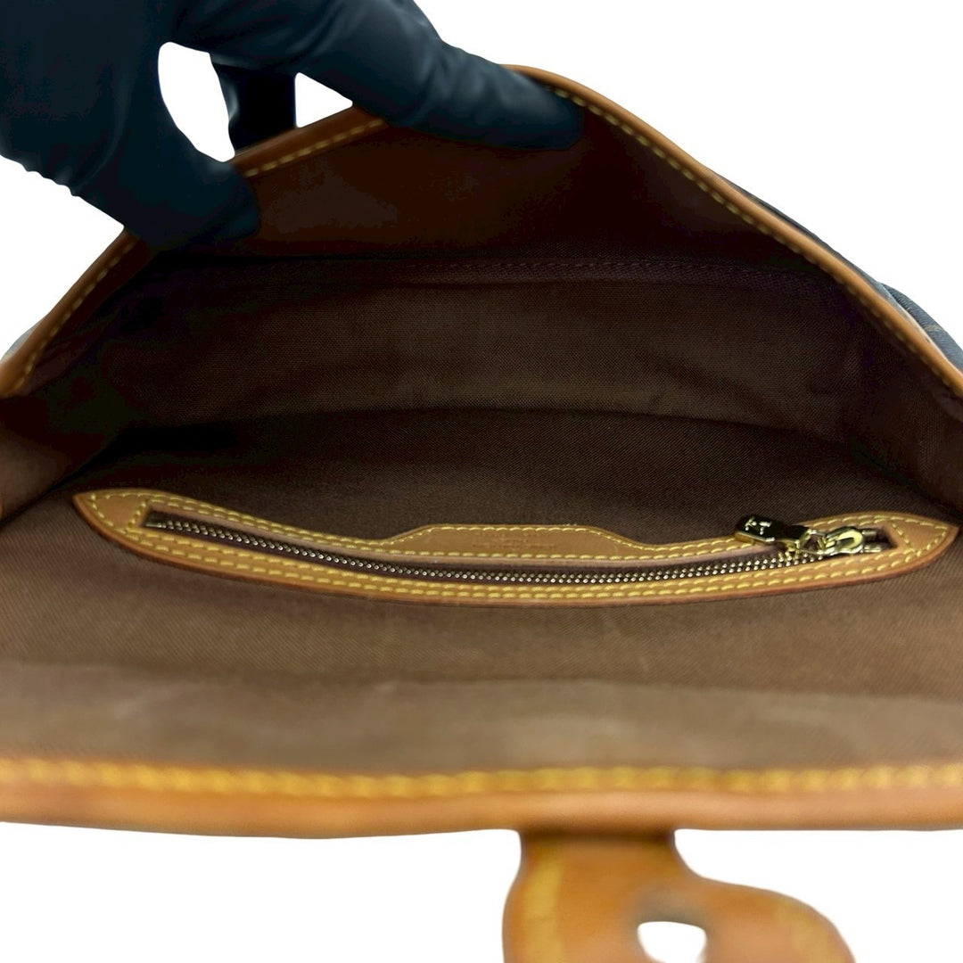 Shoulder bag Louis Vuitton Begisière PM