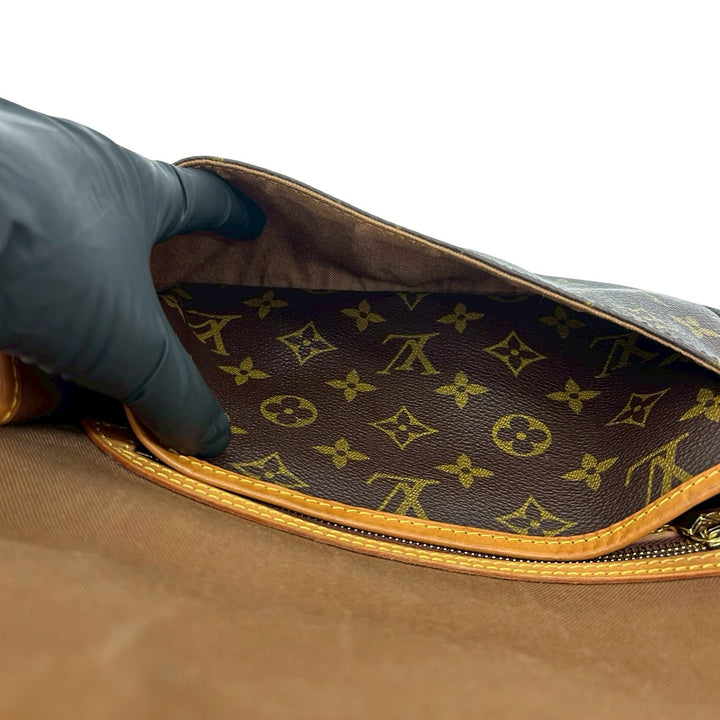 Shoulder bag Louis Vuitton Begisière PM