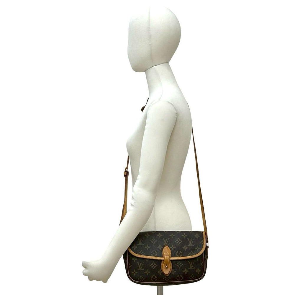 Shoulder bag Louis Vuitton Begisière PM