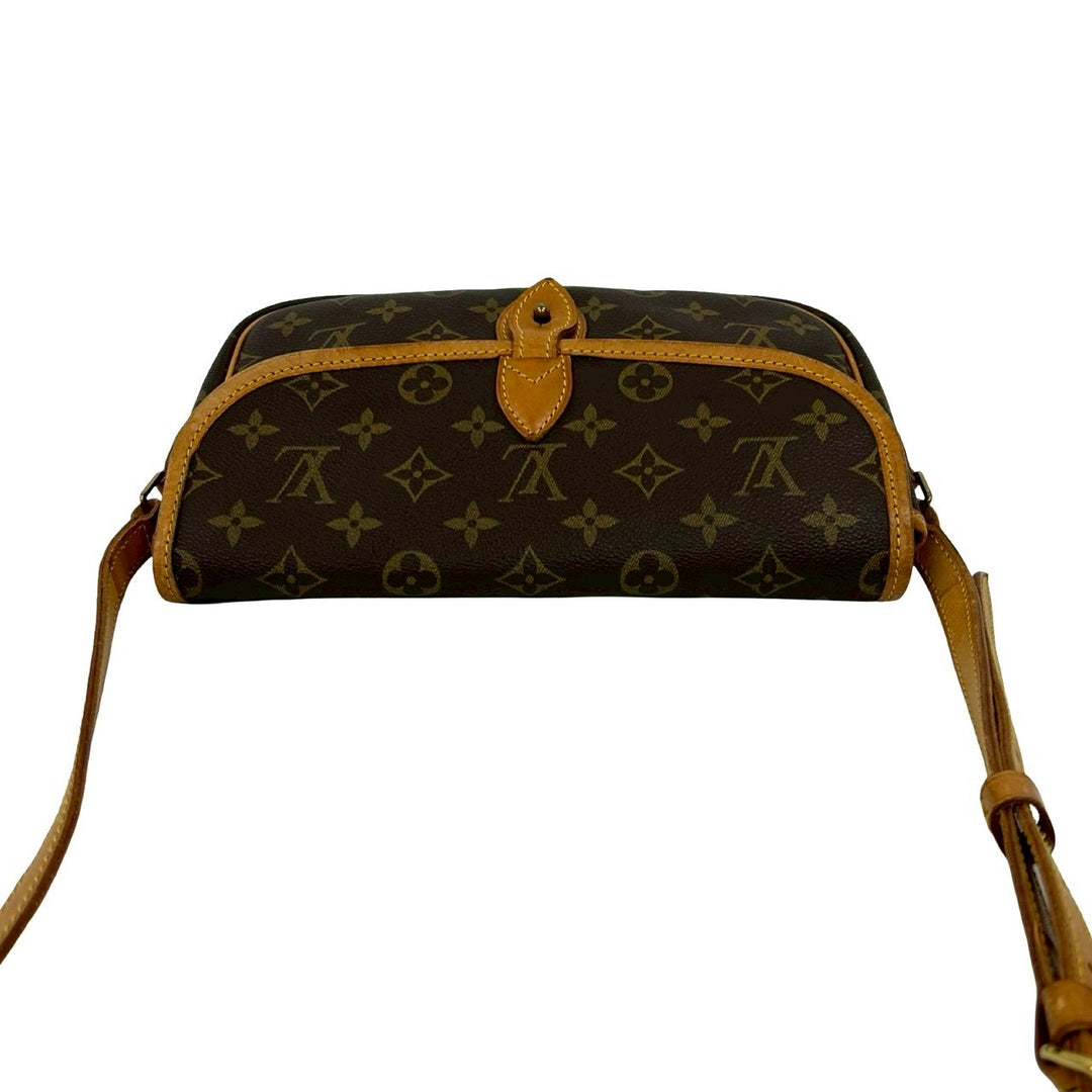 Shoulder bag Louis Vuitton Begisière PM