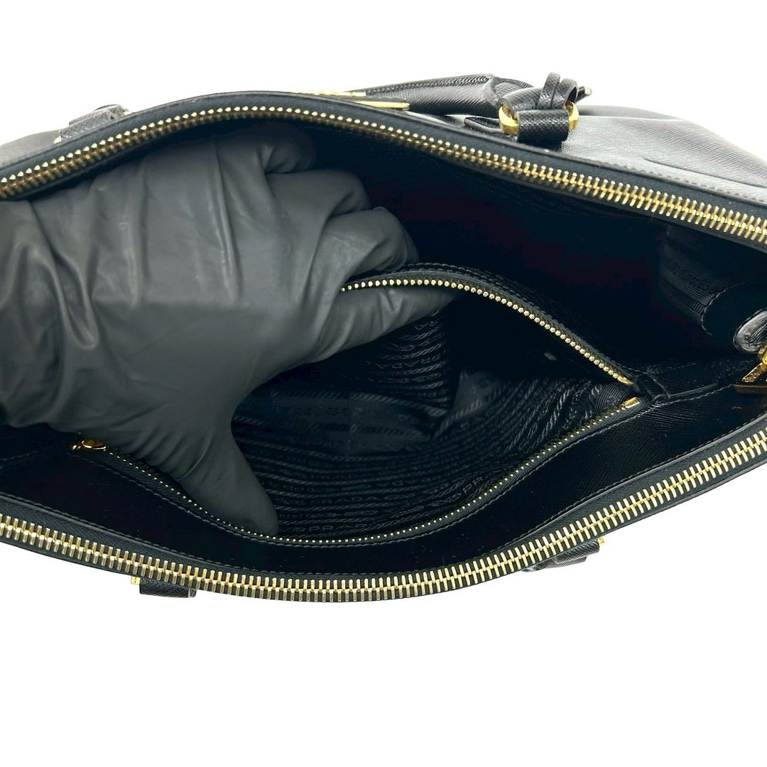 handbag prada