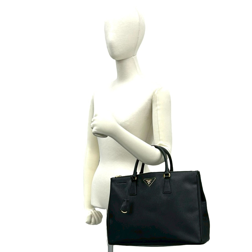handbag prada