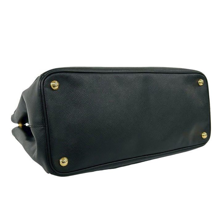 handbag prada