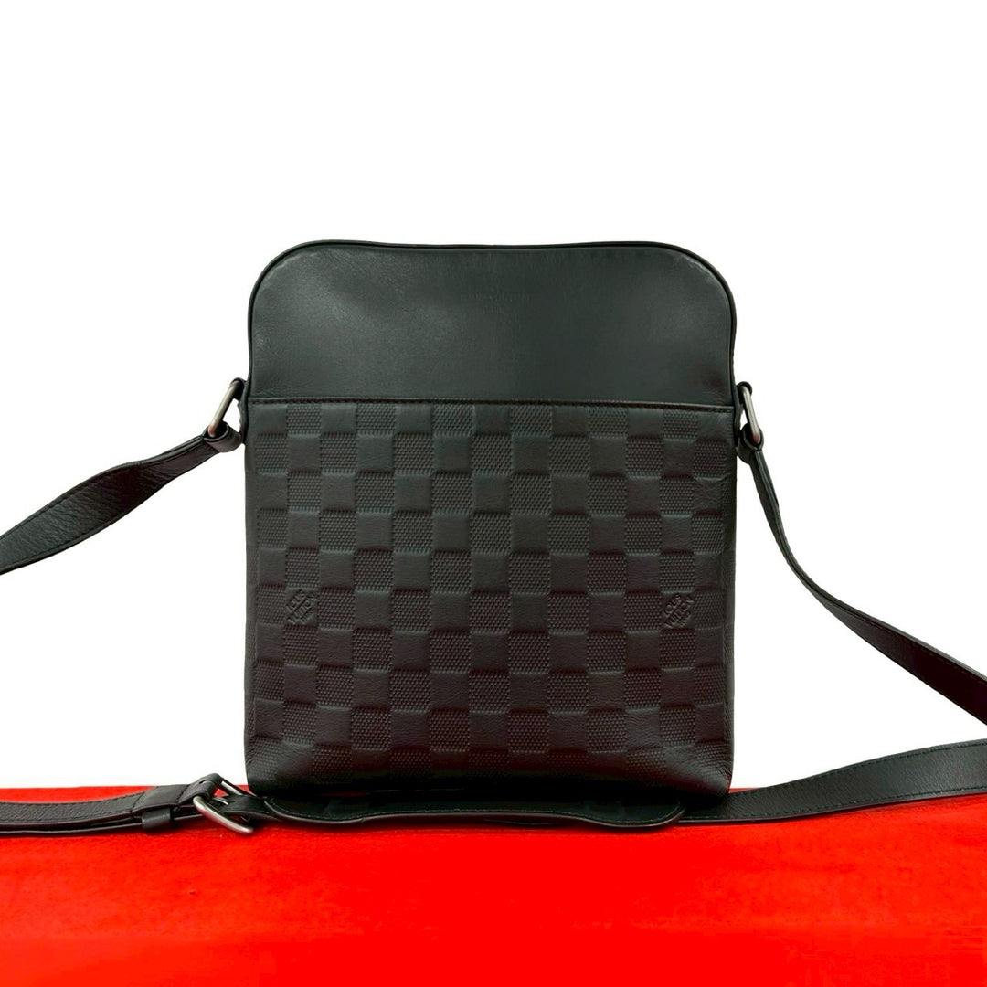 shoulder bag louis vuitton district