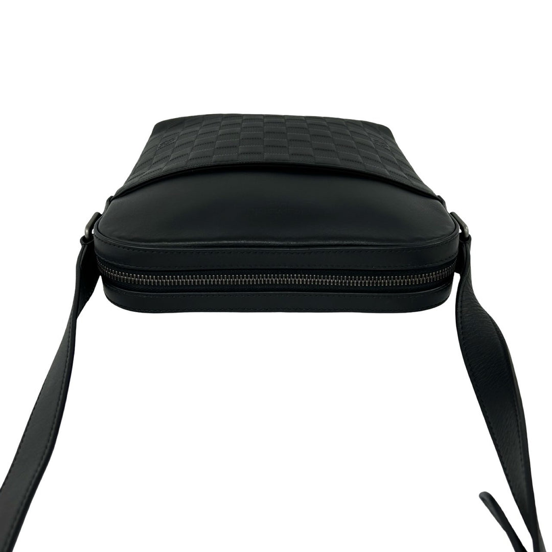 shoulder bag louis vuitton district