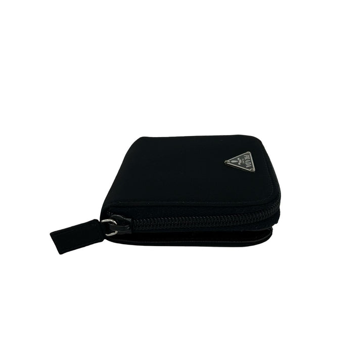 bifold wallet prada