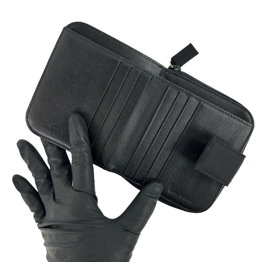 bifold wallet prada