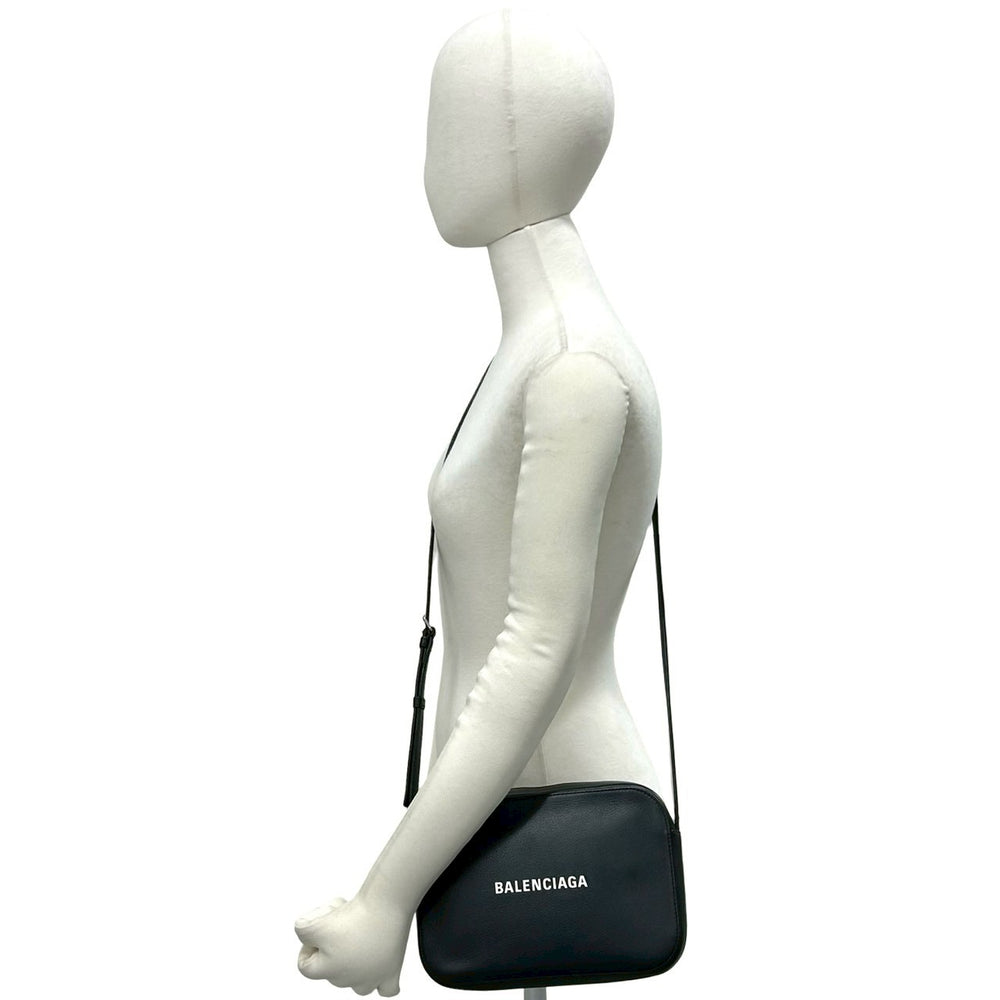 ショルダーバッグ バレンシアガ エブリデイ カメラバッグ