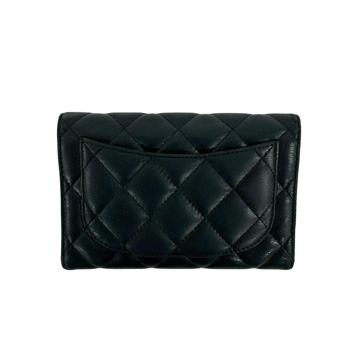 bifold wallet chanel