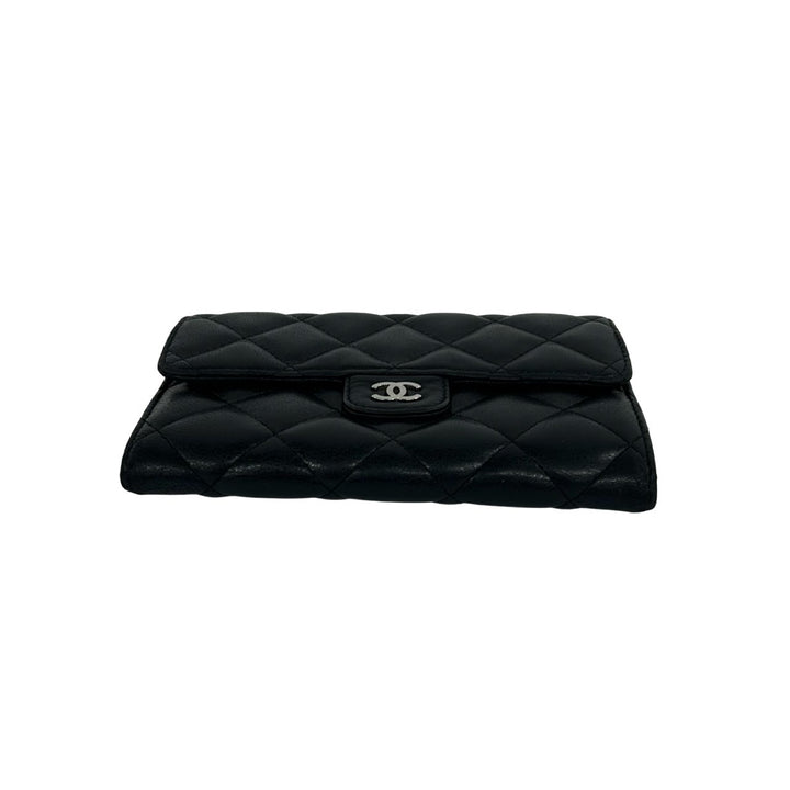 bifold wallet chanel