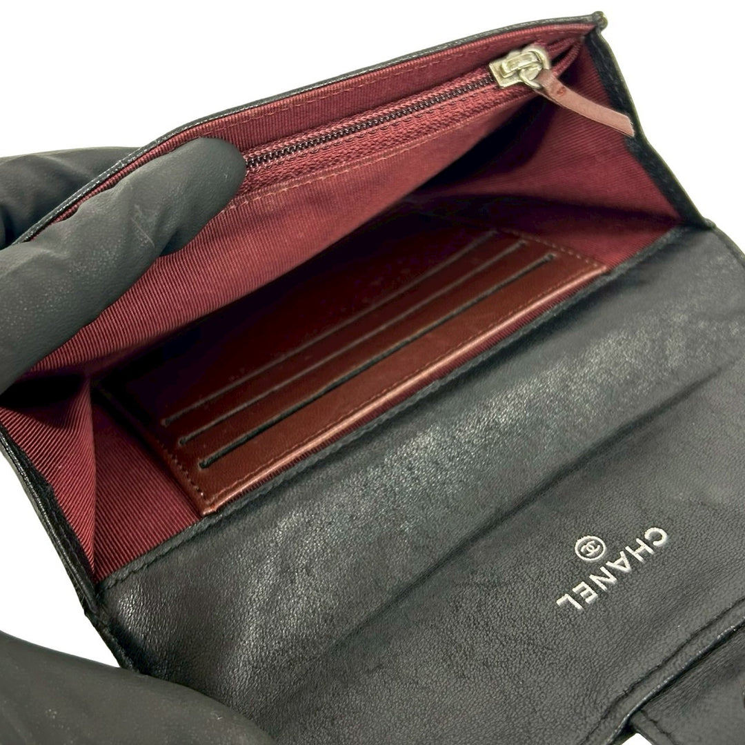 bifold wallet chanel