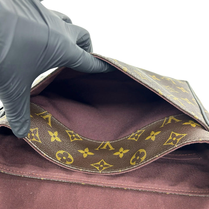 Shoulder bag Louis Vuitton District PM