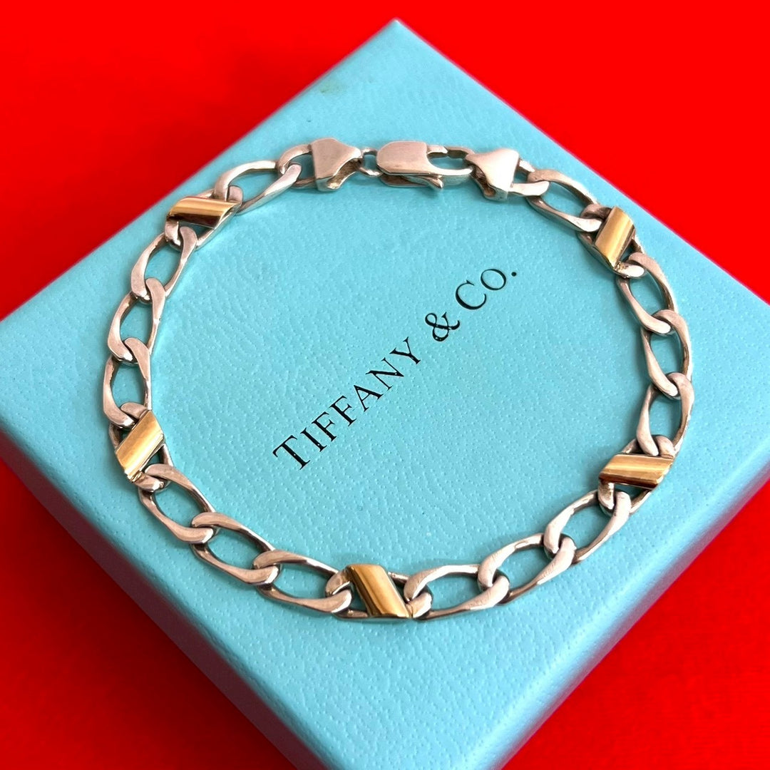 blurRubbingTiffany Figaro BreRubbingCut