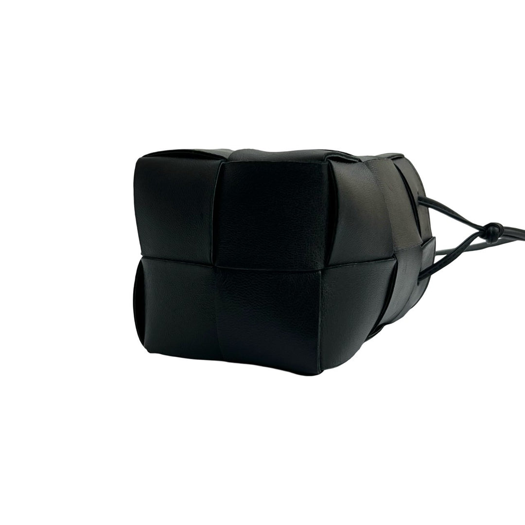 Shoulder bag bottega veneta cassette bucket mini
