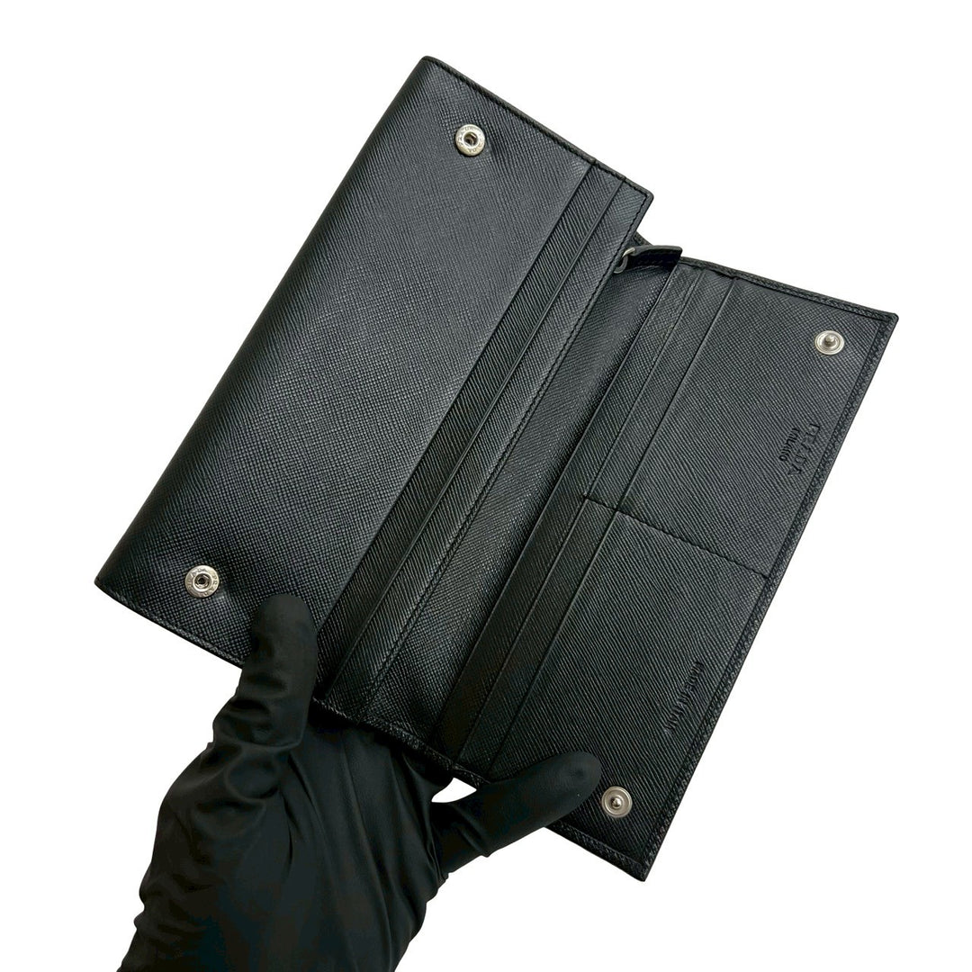 long wallet prada