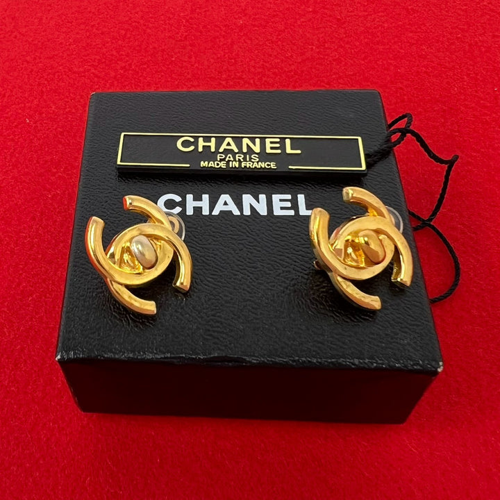 earrings chanel