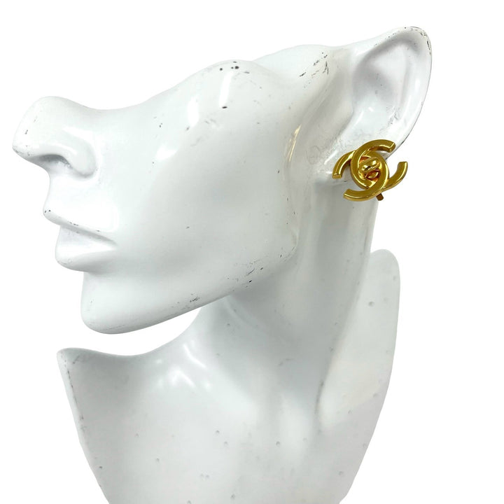 earrings chanel