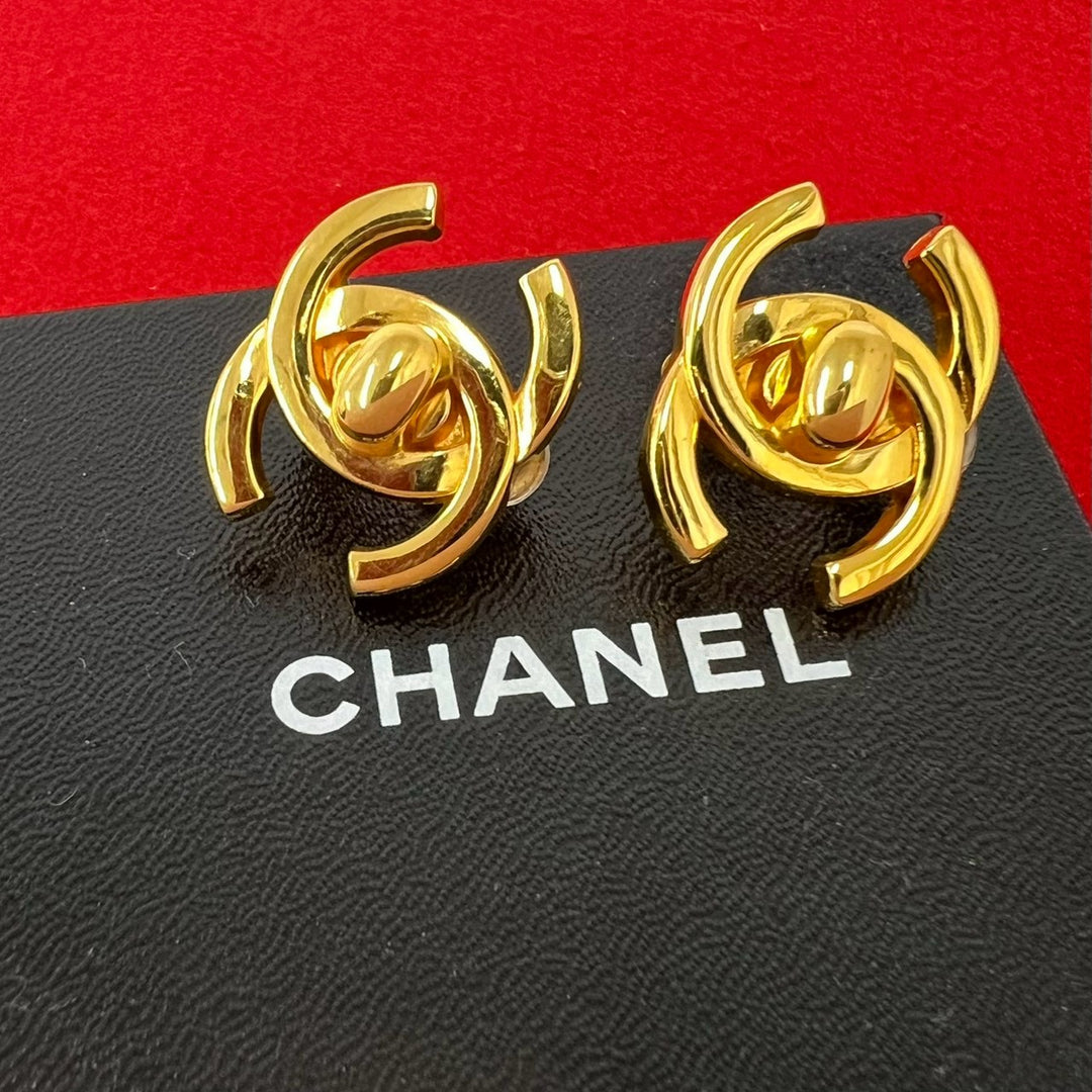 earrings chanel