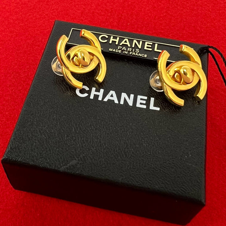 earrings chanel