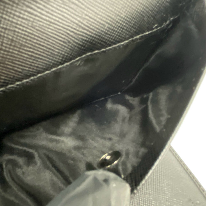 二つ折り財布 プラダ