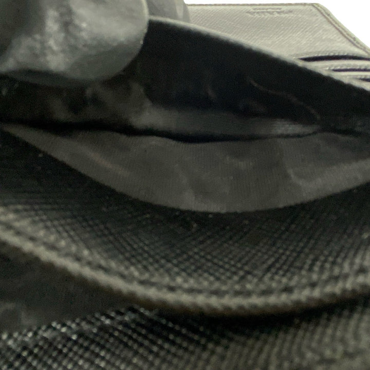 二つ折り財布 プラダ