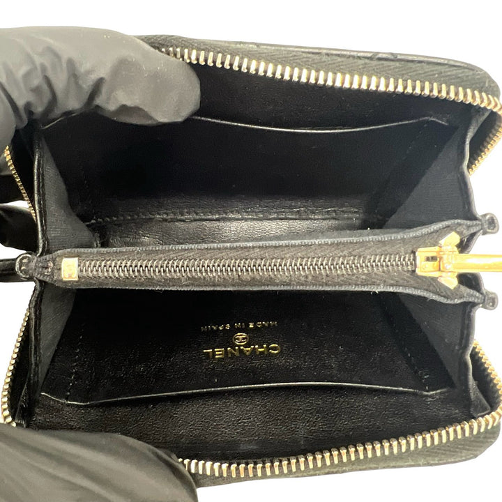 bifold wallet chanel