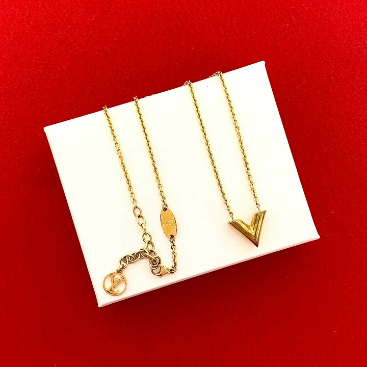 Necklace Louis Vuitton Essential V