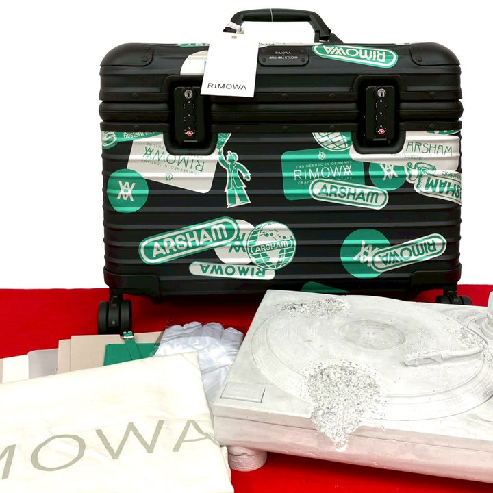 Suitcase RIMOWA Yellow Dead Turntable in Pilot Case