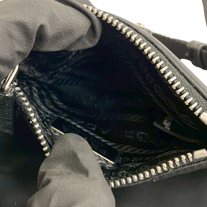 Prada 再生尼龍手袋