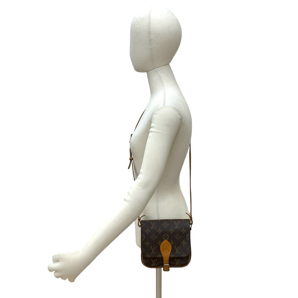 Shoulder bag Louis Vuitton Saint Cloud