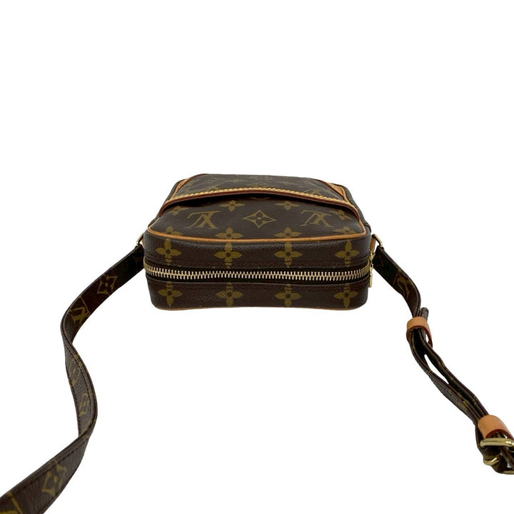 Shoulder bag Louis Vuitton Danube