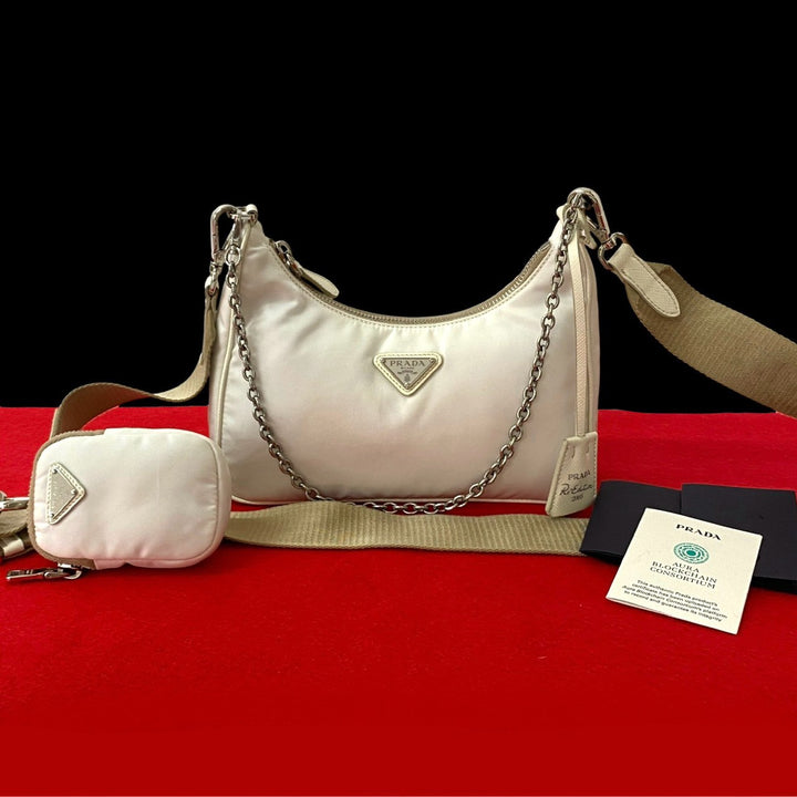 普拉達 (Prada) 重新版肩背包