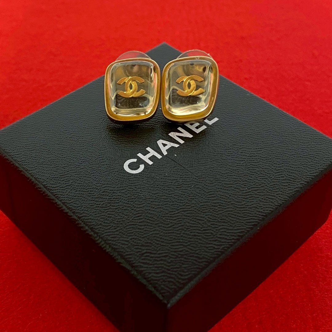 ピアス シャネル