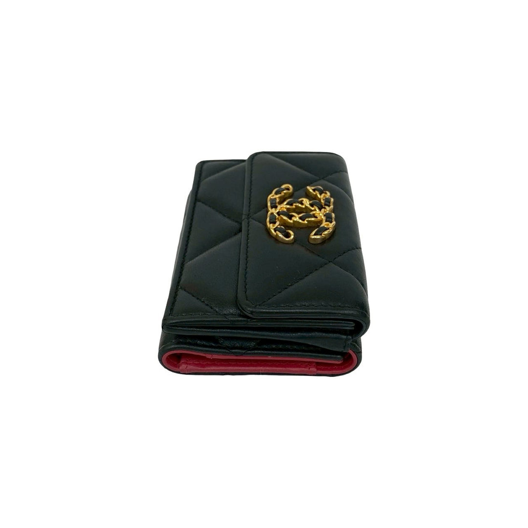 trifold wallet chanel