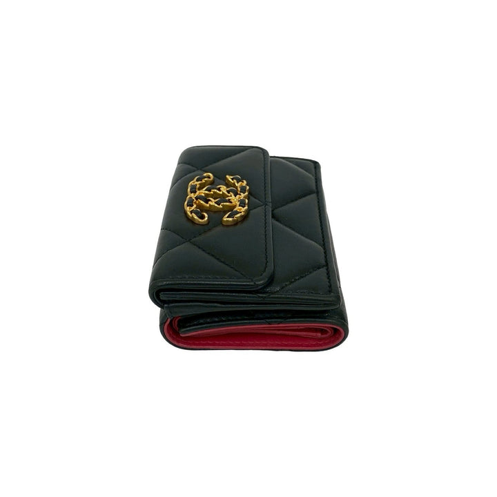trifold wallet chanel