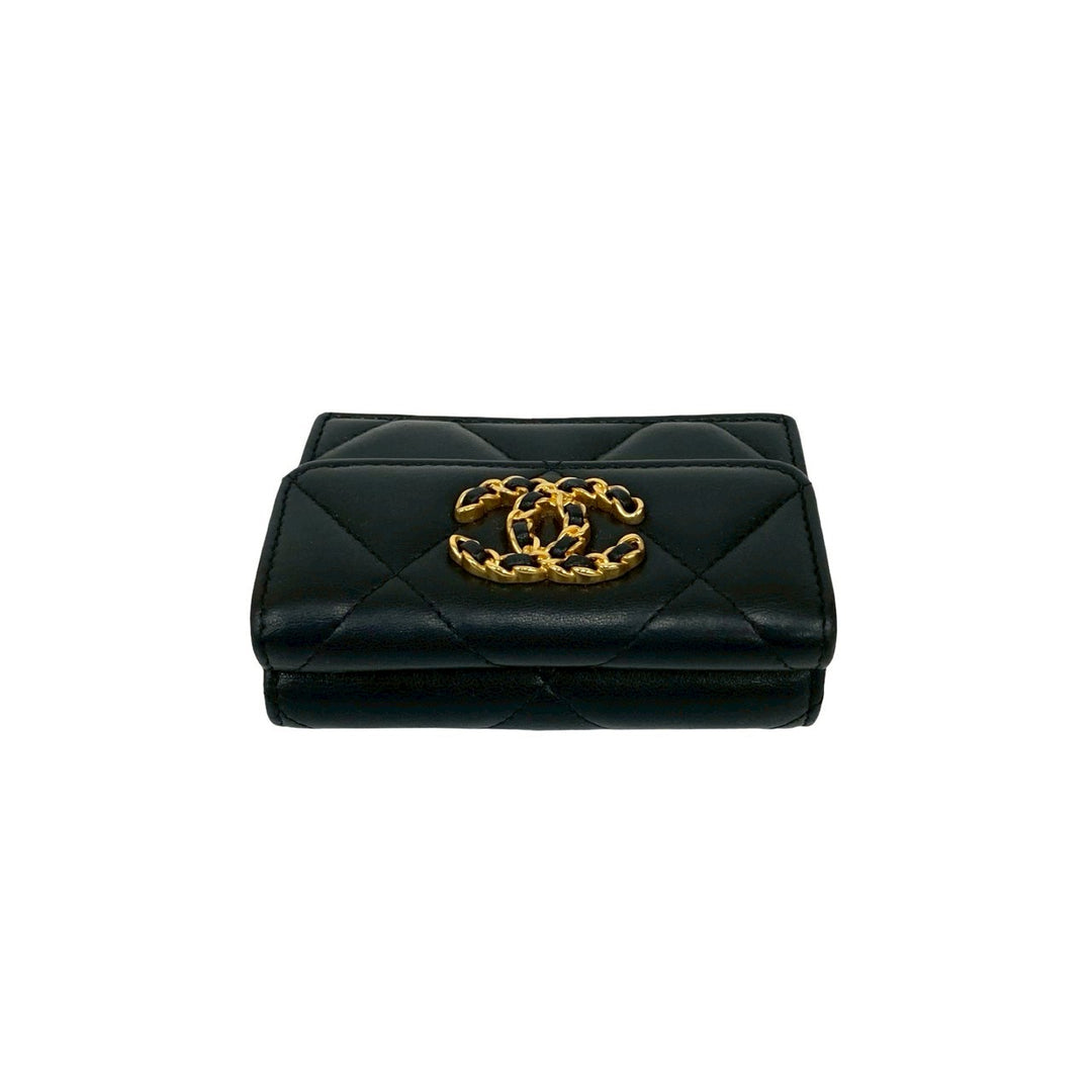 trifold wallet chanel