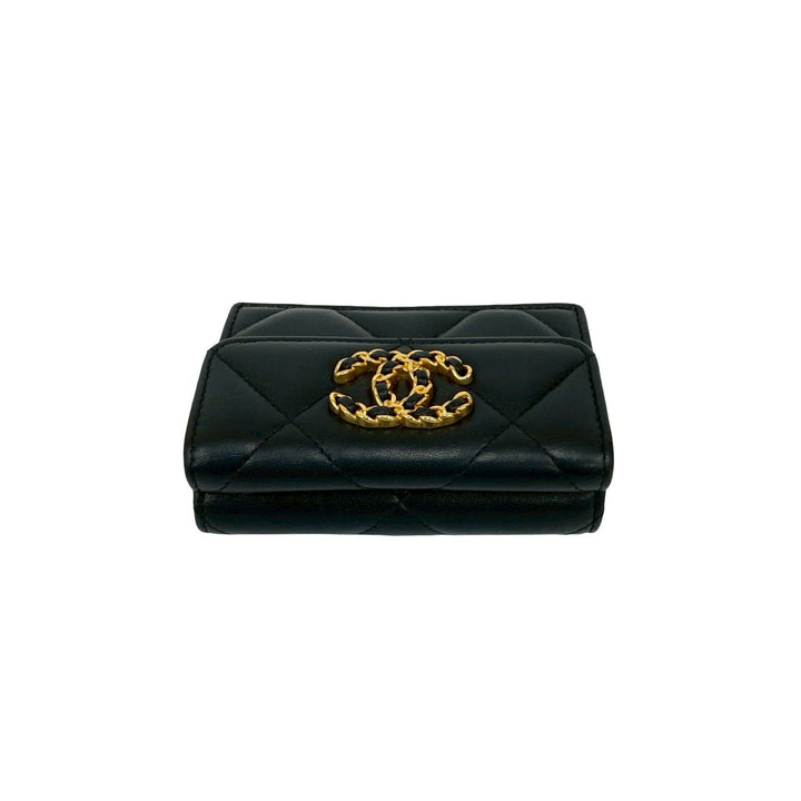 trifold wallet chanel