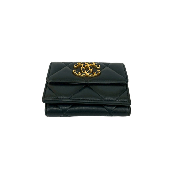 trifold wallet chanel
