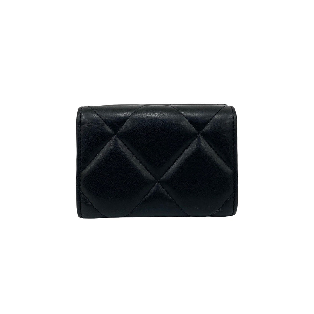 trifold wallet chanel