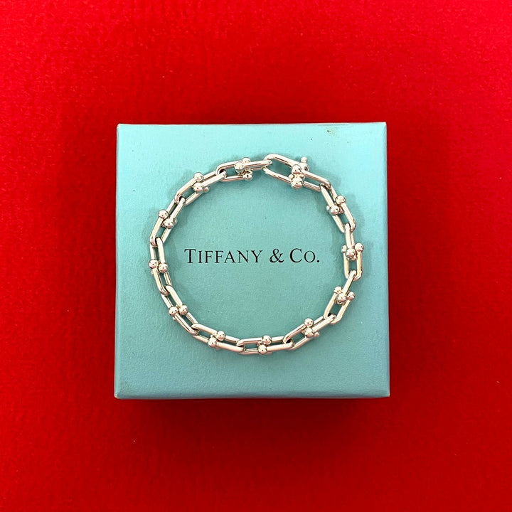 blurRubbingTiffany Hardware Small Link BureRubbingCut