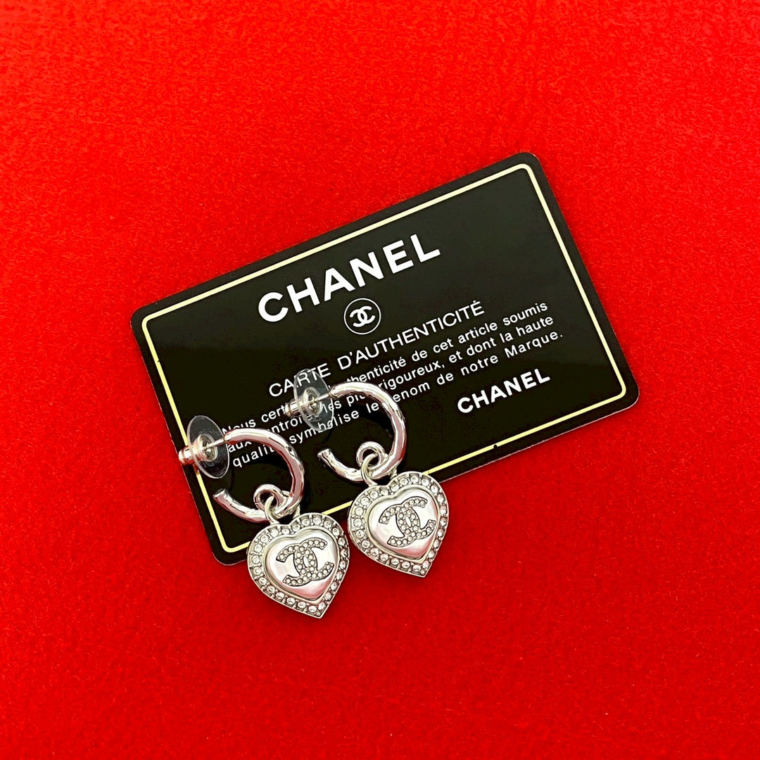 ピアス シャネル