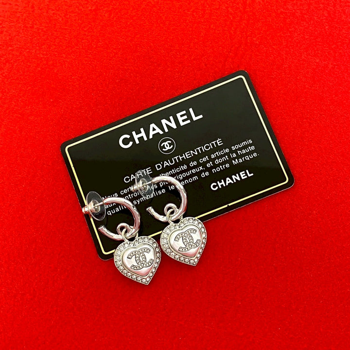 ピアス シャネル