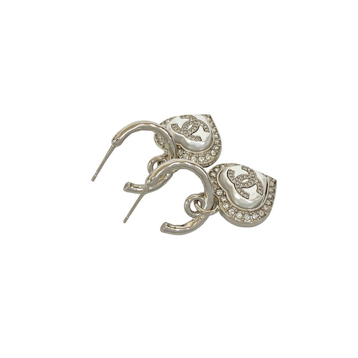 ピアス シャネル