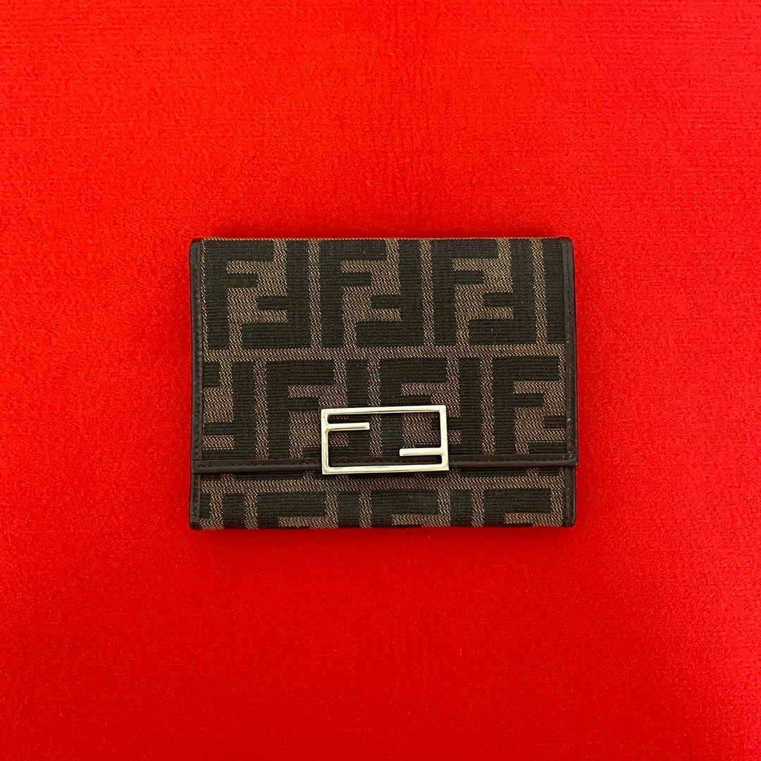 trifold wallet fendi