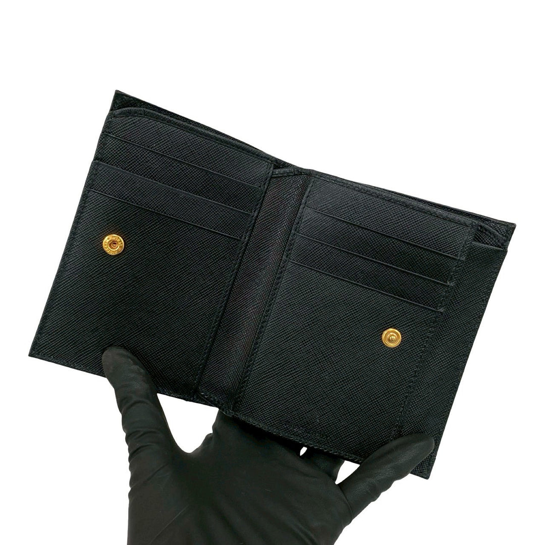 bifold wallet prada