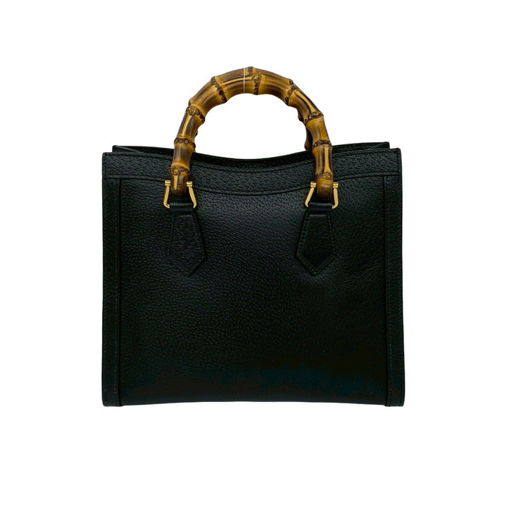 Shoulder bag gucci diana small