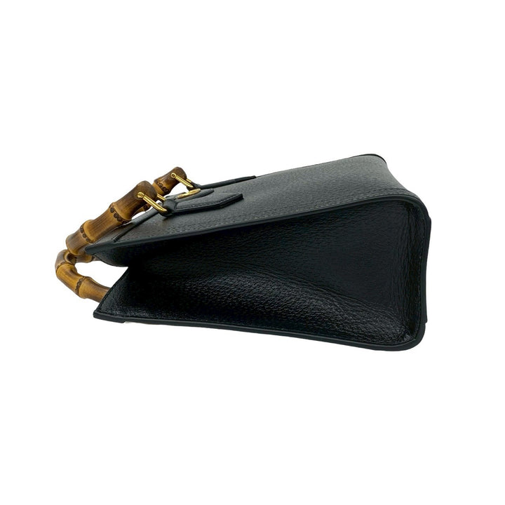 Shoulder bag gucci diana small
