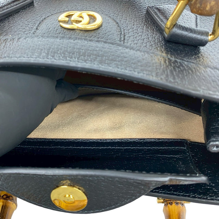Shoulder bag gucci diana small