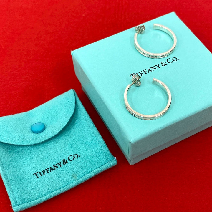ピアス ティファニー ナロー フープ ピアス